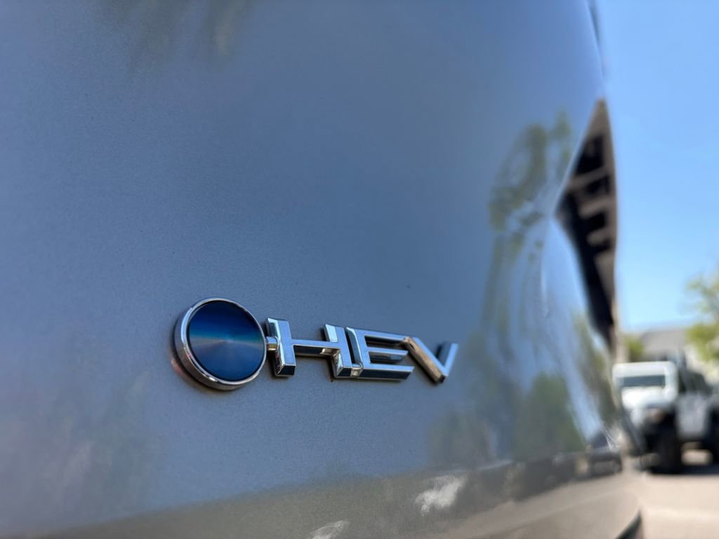 Used 2025 Toyota Sienna XLE image 11