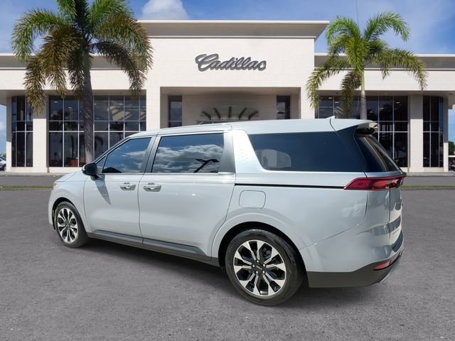 Used 2024 Kia Carnival EX image 10