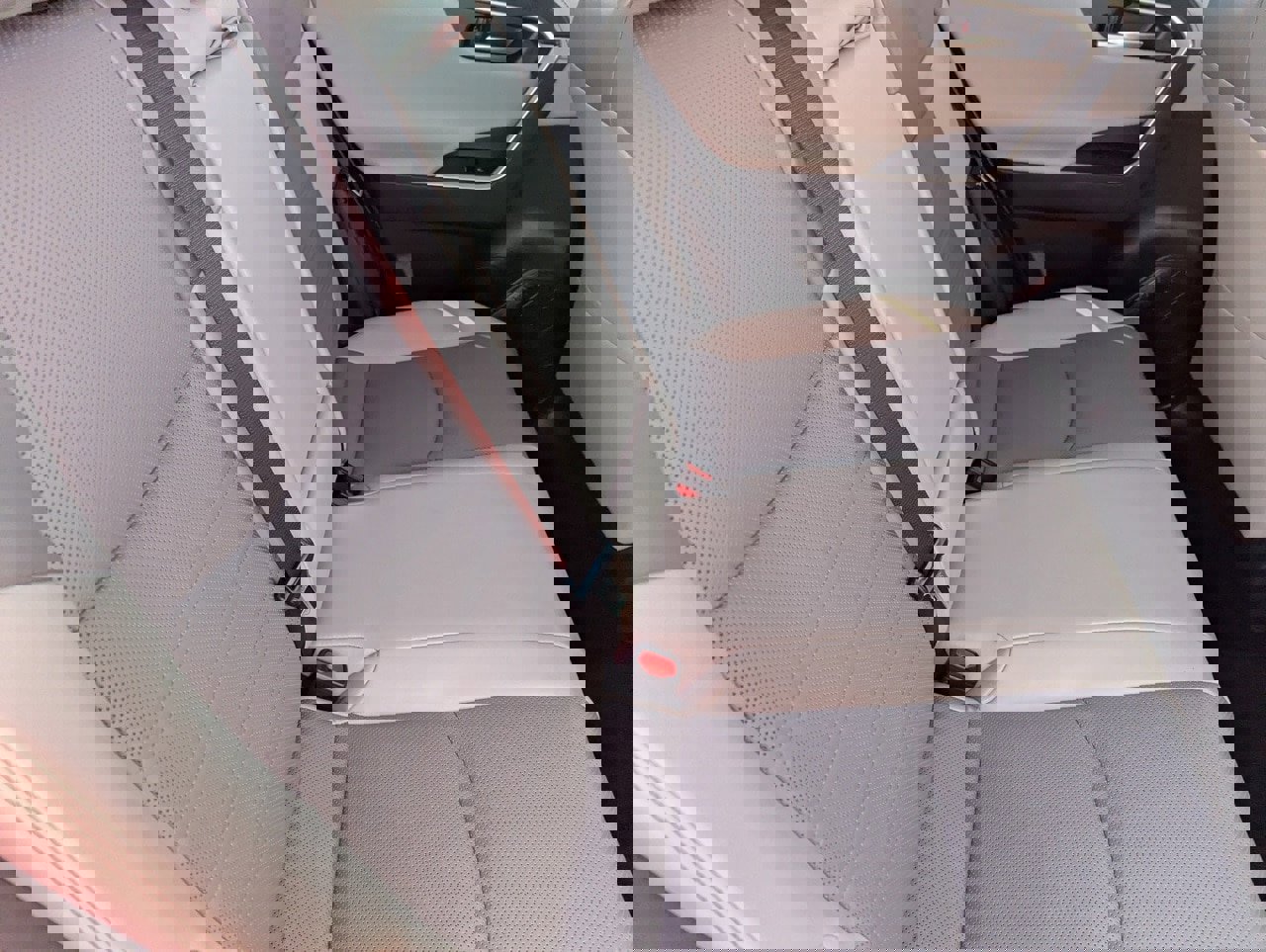 Used 2023 Toyota RAV4 Limited image 14