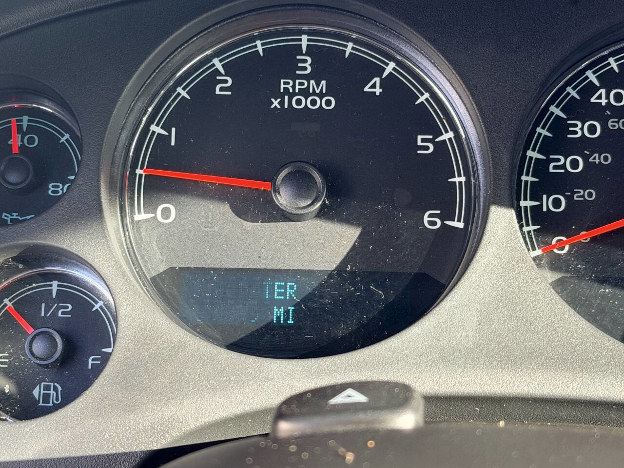 Used 2009 Chevrolet Suburban LTZ image 8