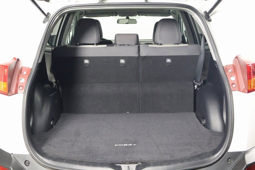 Used 2015 Toyota RAV4 XLE FWD image 14