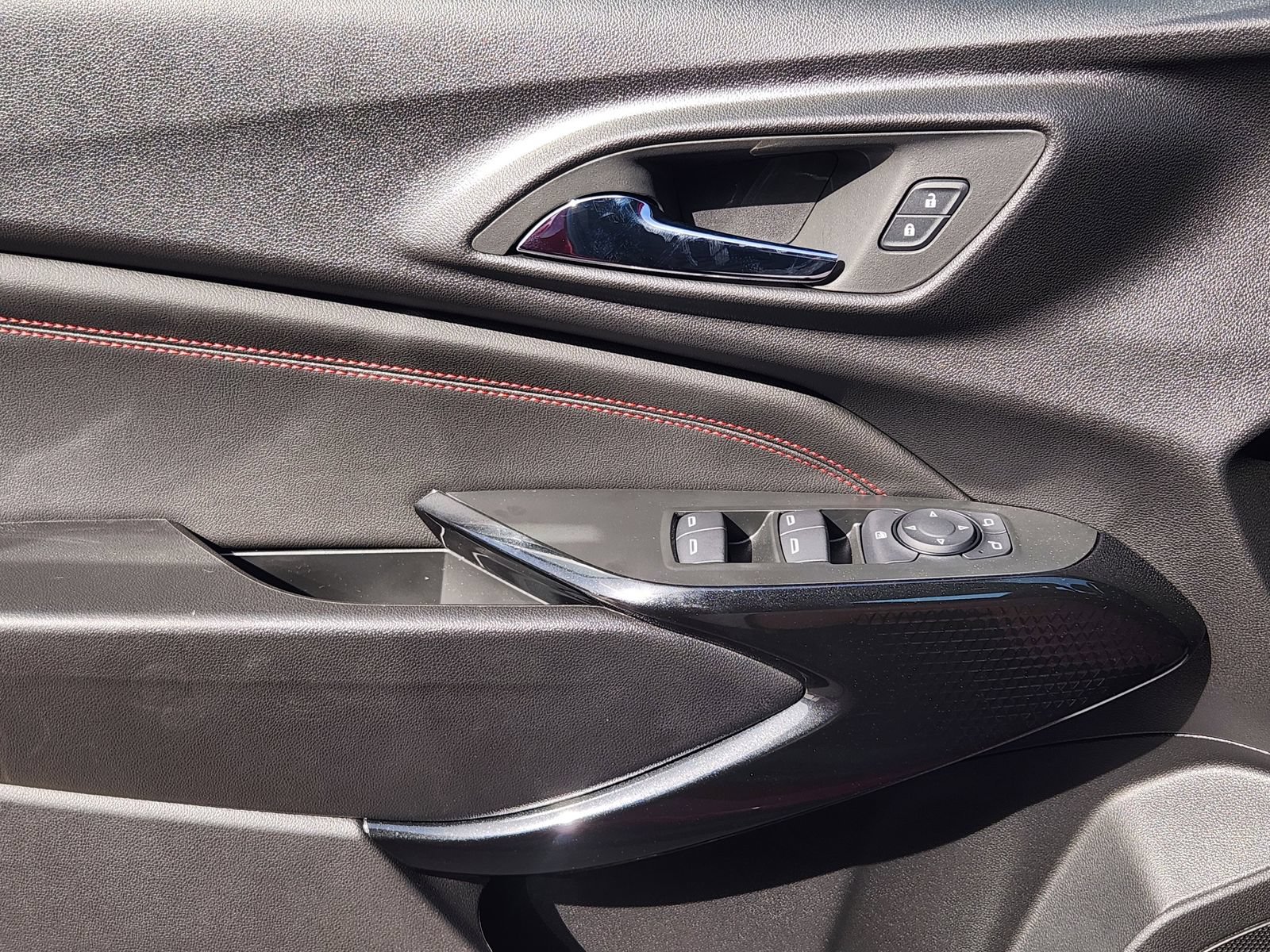 New 2026 Chevrolet Trax RS w/ Sunroof Package FWD image 20