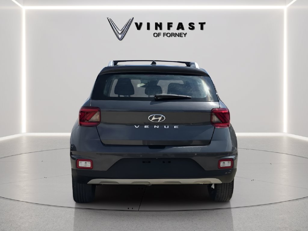 Used 2023 Hyundai Venue SEL w/ Cargo Package FWD image 4