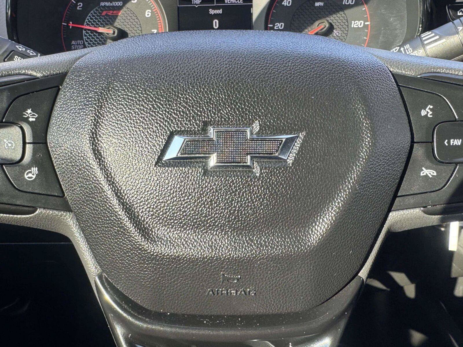 Used 2024 Chevrolet Trax RS w/ Sunroof Package FWD image 27