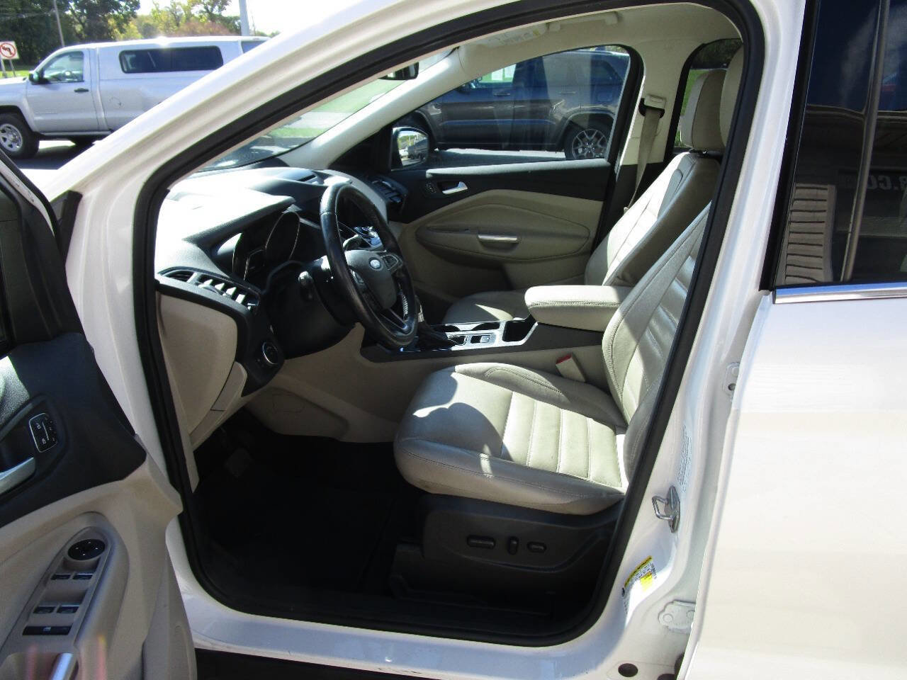 Used 2017 Ford Escape Titanium w/ Equipment Group 301A image 11