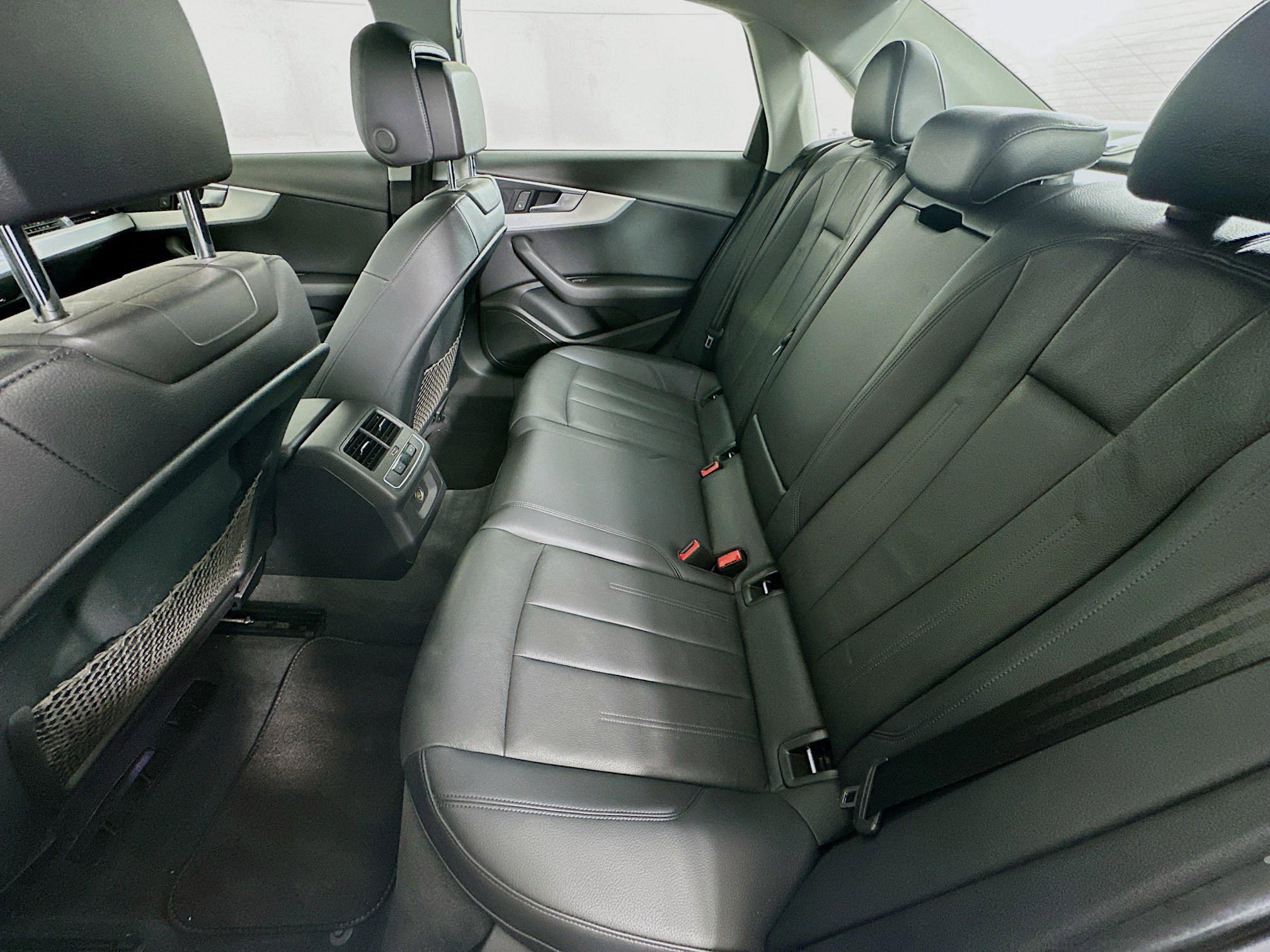 Used 2017 Audi A4 2.0T Premium image 28