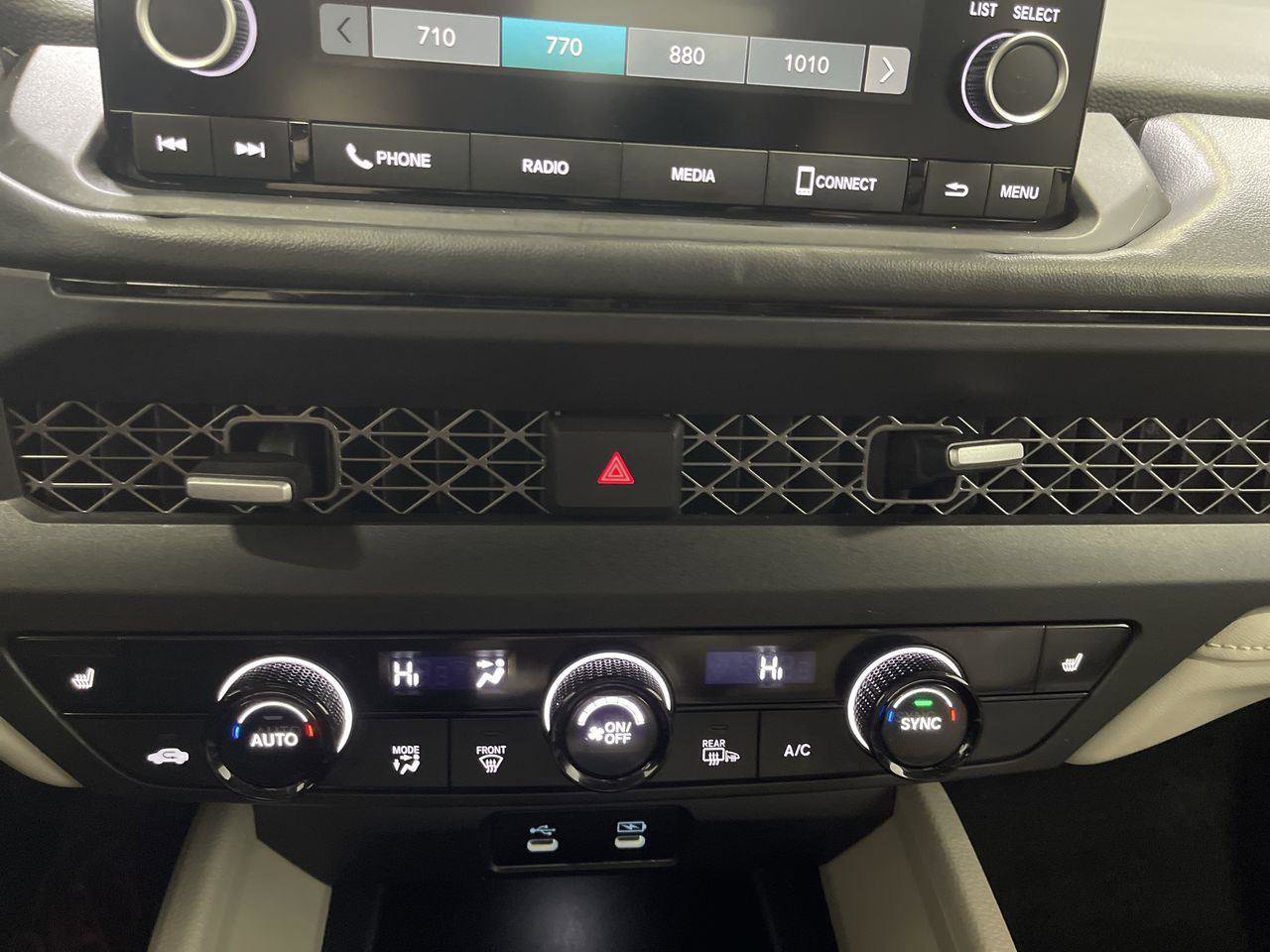 Certified 2025 Honda Accord SE image 18