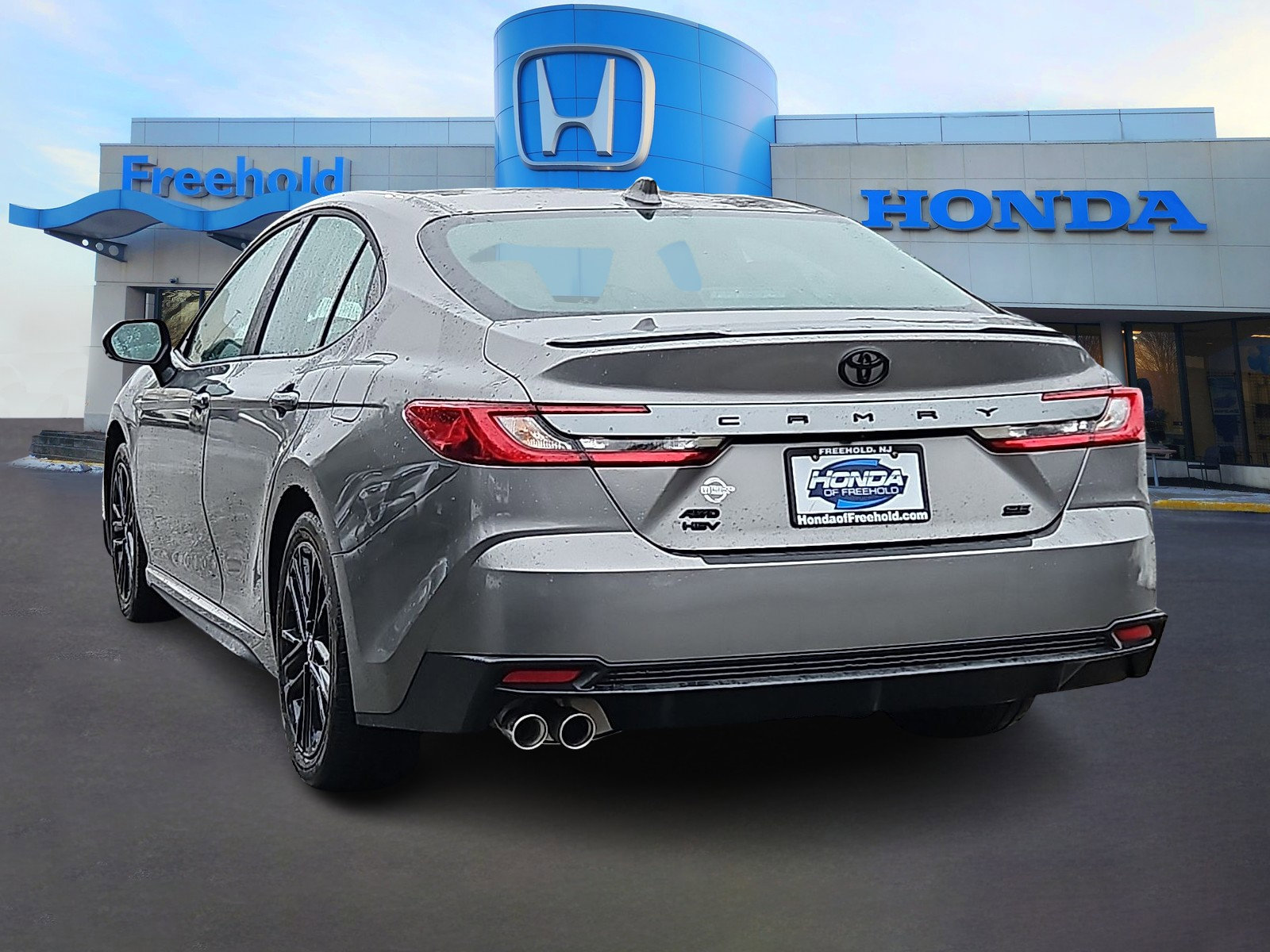 Used 2025 Toyota Camry SE image 5