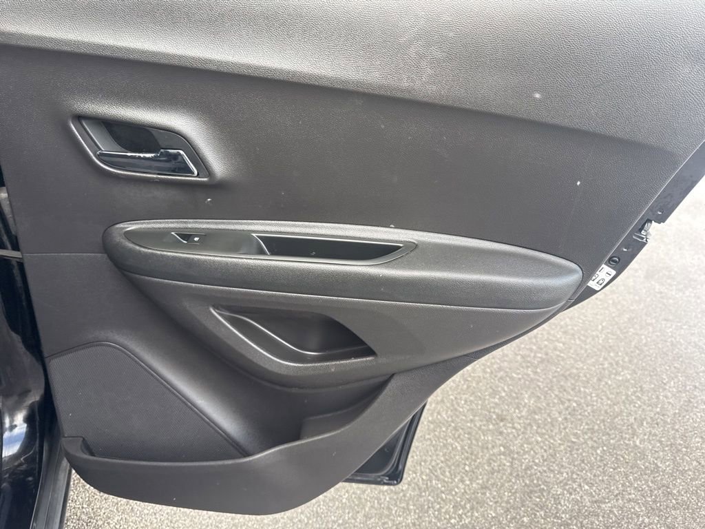 Used 2018 Chevrolet Trax LS image 24