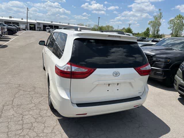 Used 2017 Toyota Sienna XLE FWD image 15