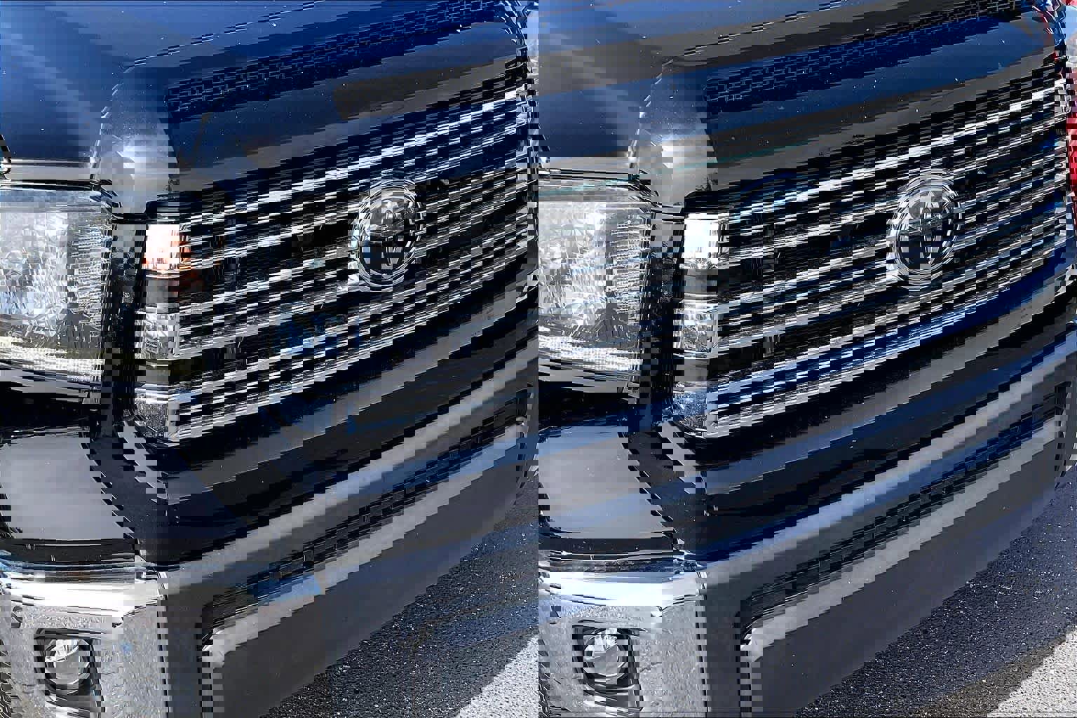 Used 2021 Toyota Tundra SR5 w/ Trail Edition image 28