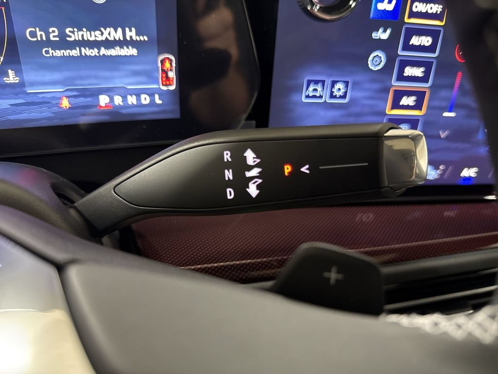 New 2026 Chevrolet Traverse Z71 w/ Enhanced Driving Package AWD/4WD image 18