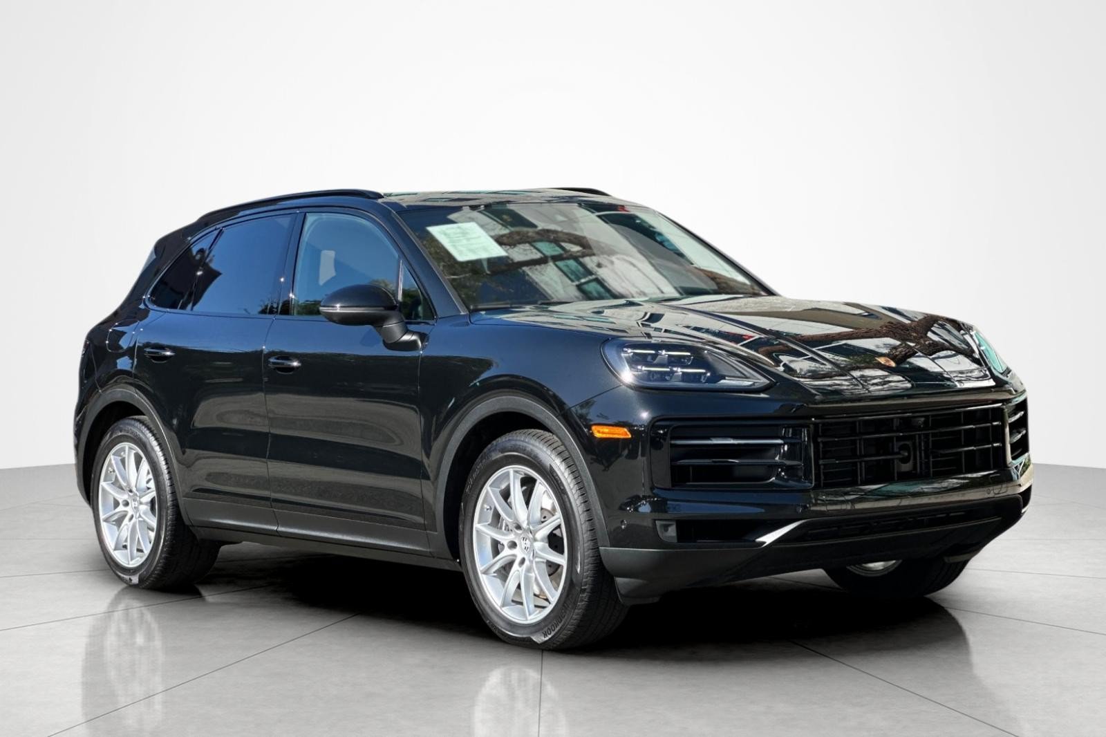 Used 2025 Porsche Cayenne AWD/4WD image 7