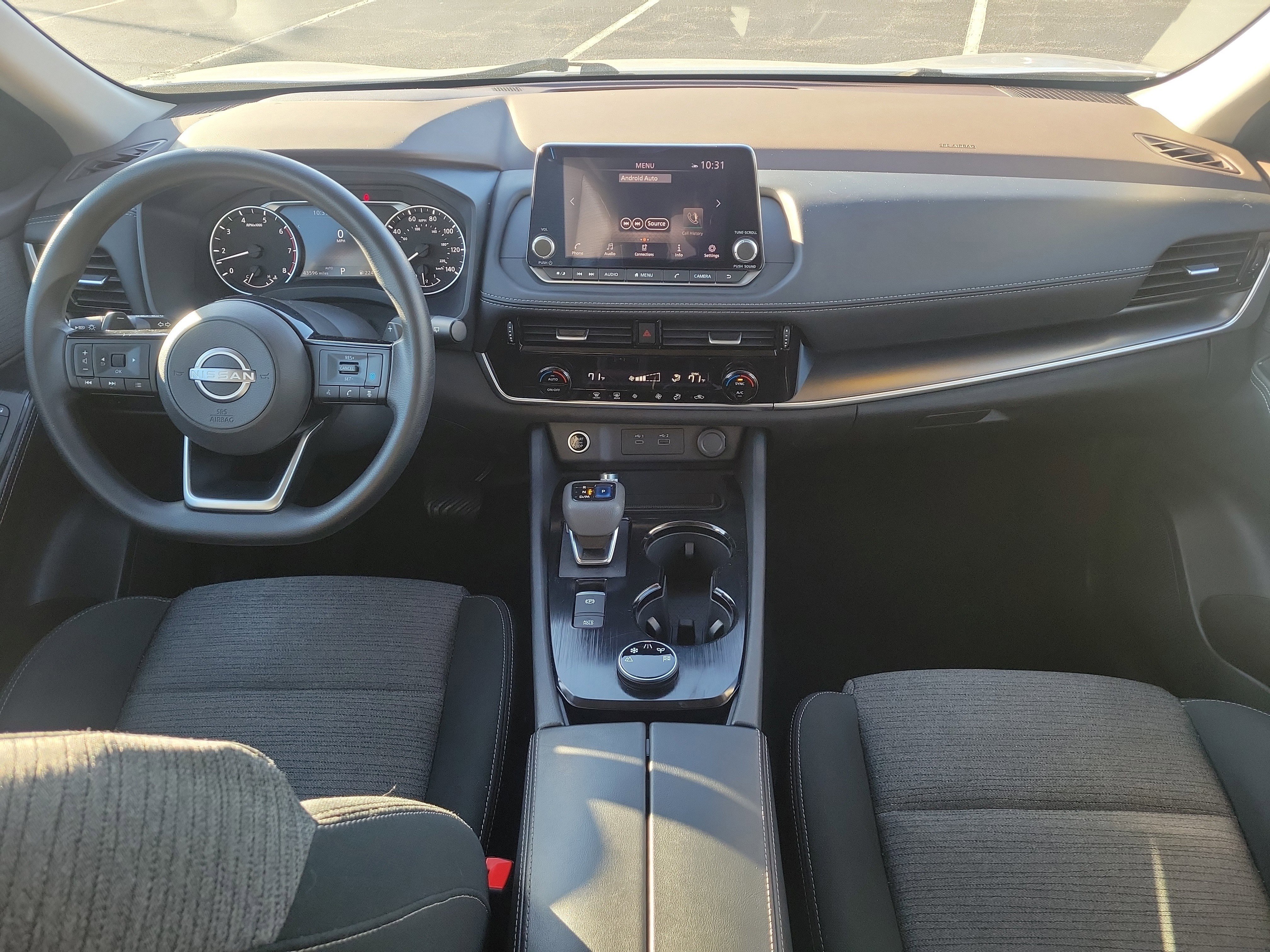 Used 2022 Nissan Rogue SV image 11