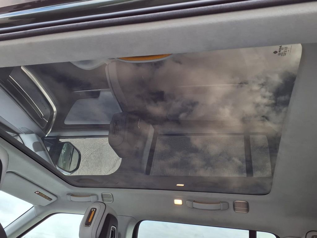 Used 2024 Rivian R1S Adventure image 24