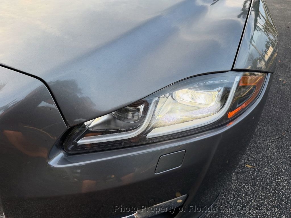 Used 2017 Jaguar XJ R-Sport image 32