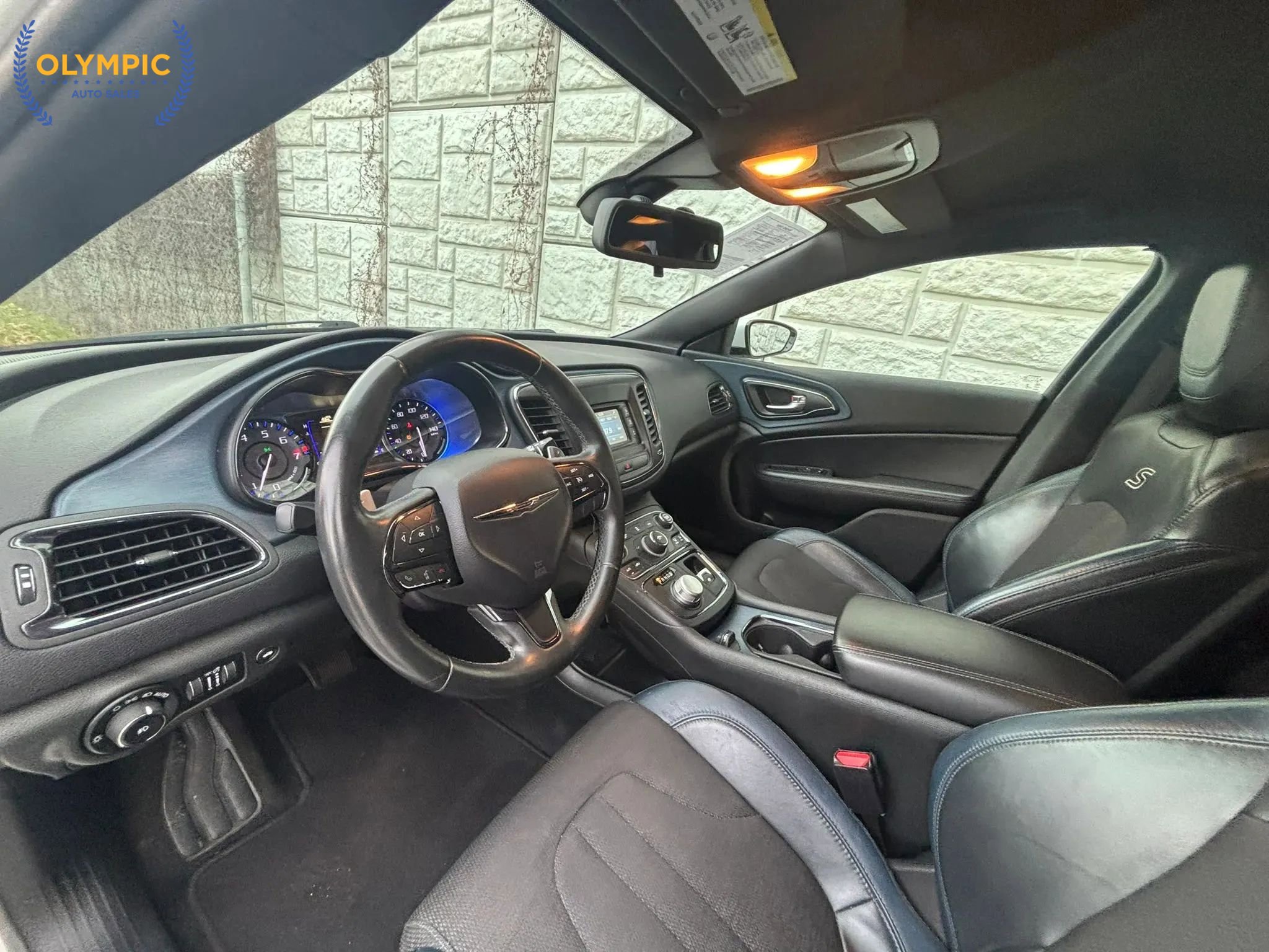 Used 2015 Chrysler 200 S FWD image 17