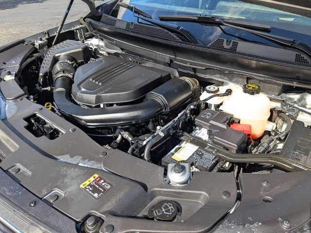 Used 2024 Chevrolet Traverse LT image 42