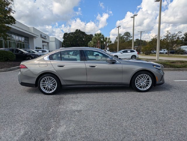 Used 2024 BMW 530i w/ Convenience Package RWD image 4