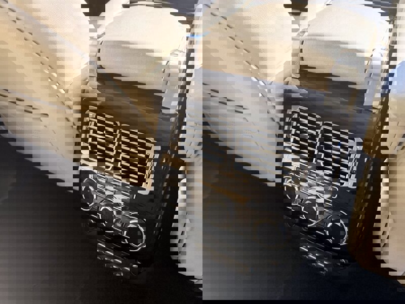 Used 2016 Land Rover Range Rover HSE image 21