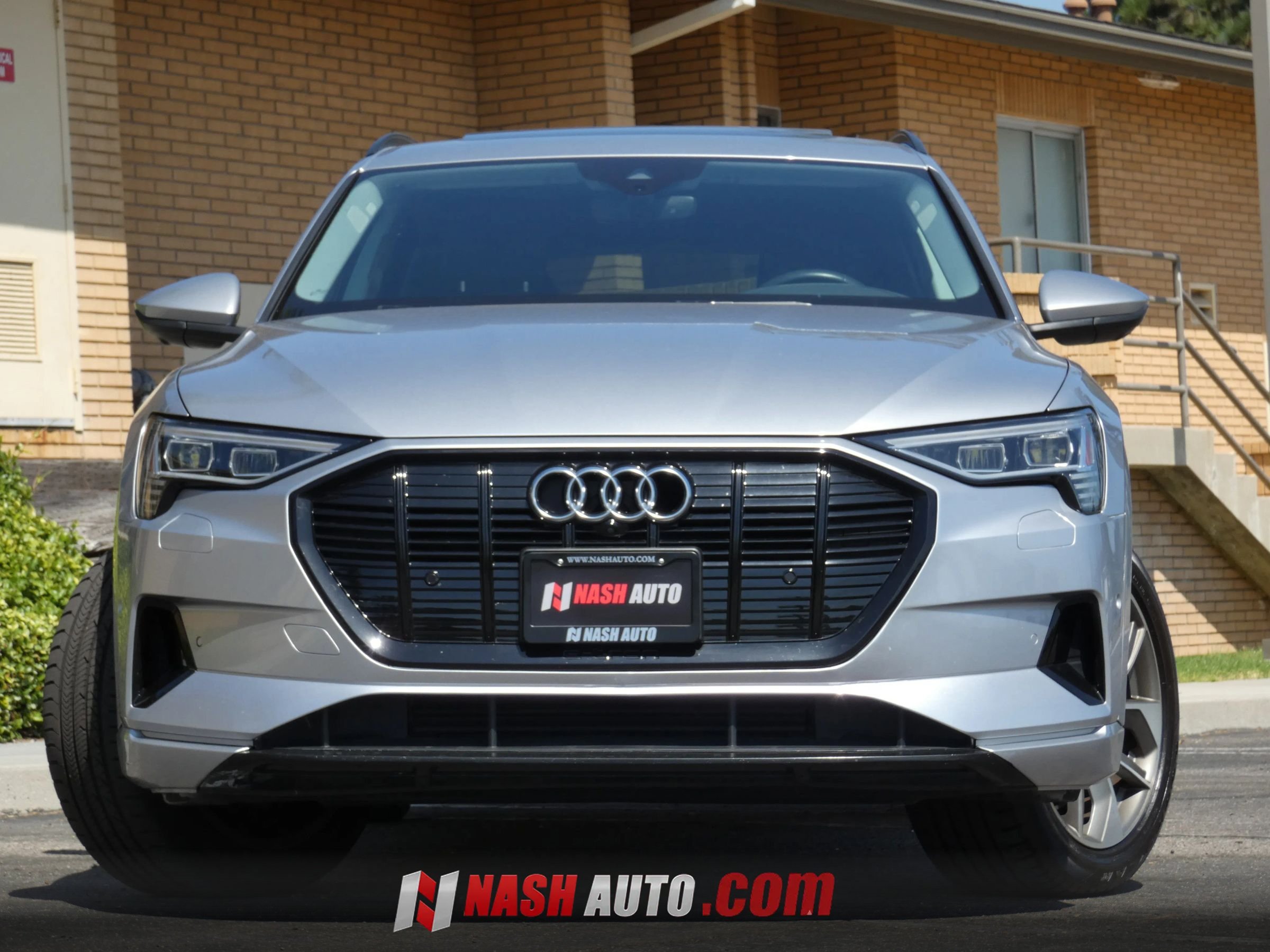 Used 2021 Audi e-tron Premium Plus AWD/4WD image 17
