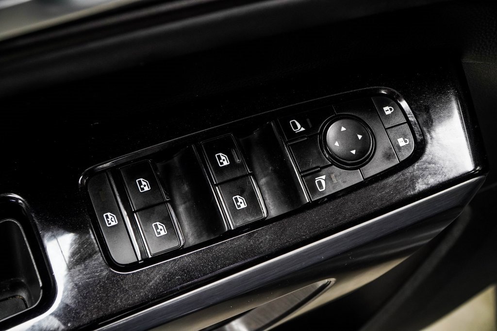 Used 2022 Nissan Pathfinder SL image 46