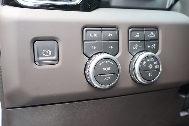 New 2026 GMC Sierra 3500 Denali w/ Denali Reserve Package AWD/4WD image 24