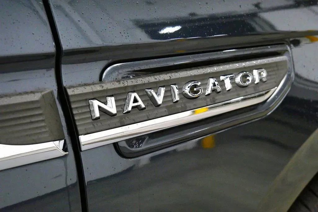 Used 2024 Lincoln Navigator L Reserve w/ Equipment Group 201A AWD/4WD image 10