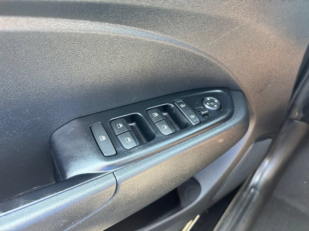 Used 2021 Hyundai Venue SE FWD image 24