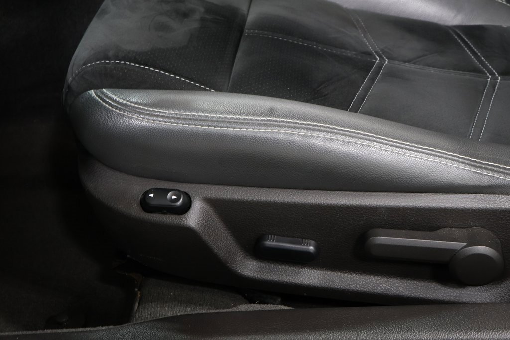 Used 2011 Ford Mustang GT Premium w/ Electronics Pkg image 17