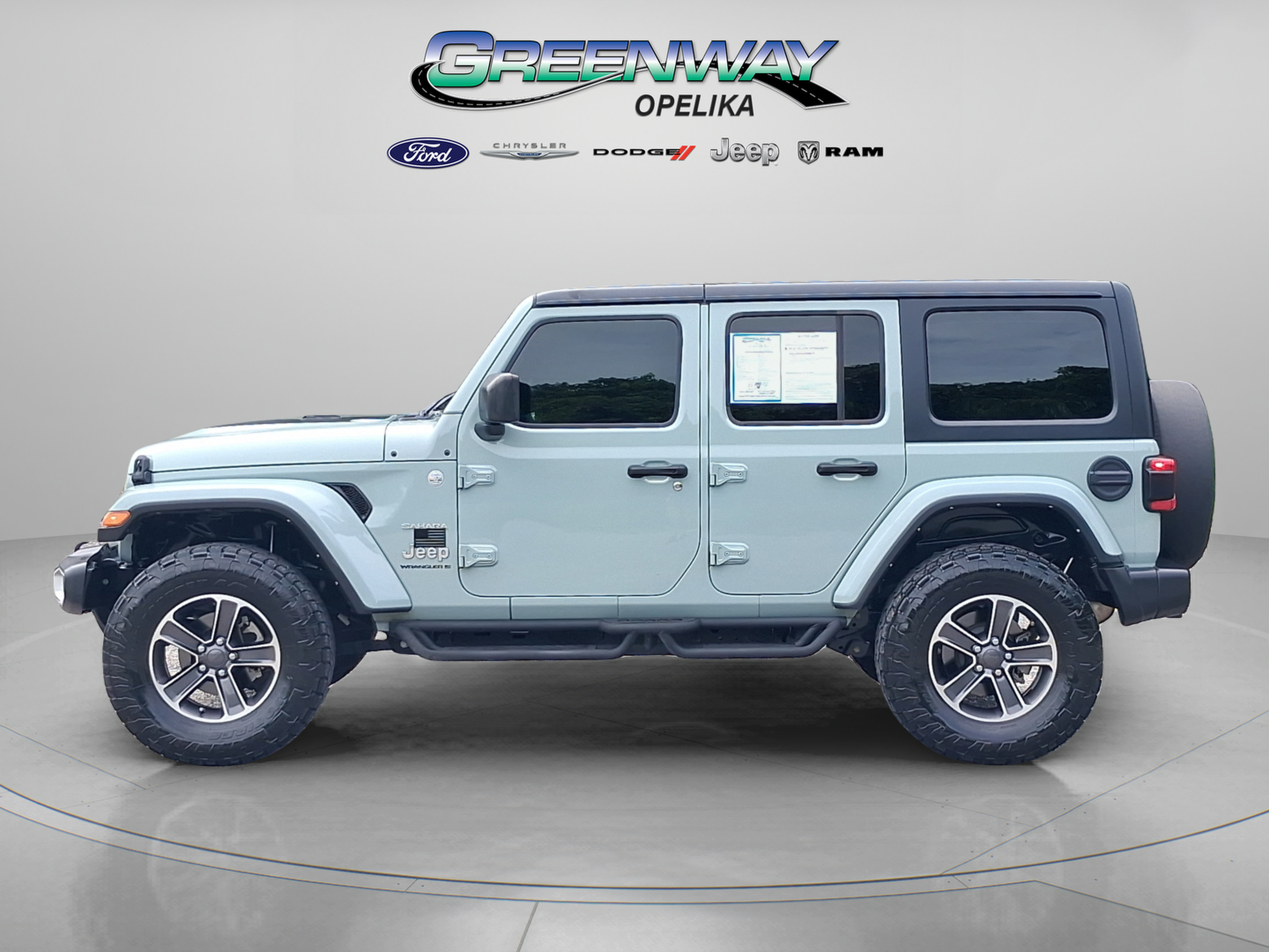 Used 2023 Jeep Wrangler Unlimited Sahara w/ LED Lighting Group AWD/4WD image 4