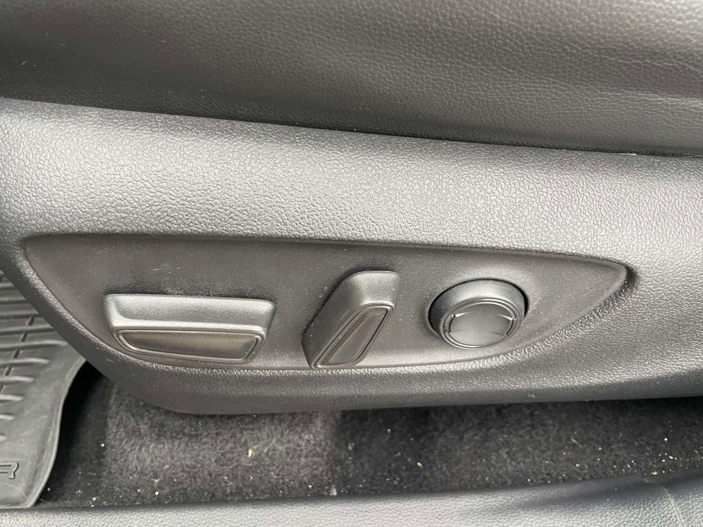 Certified 2022 Toyota Highlander XLE image 14