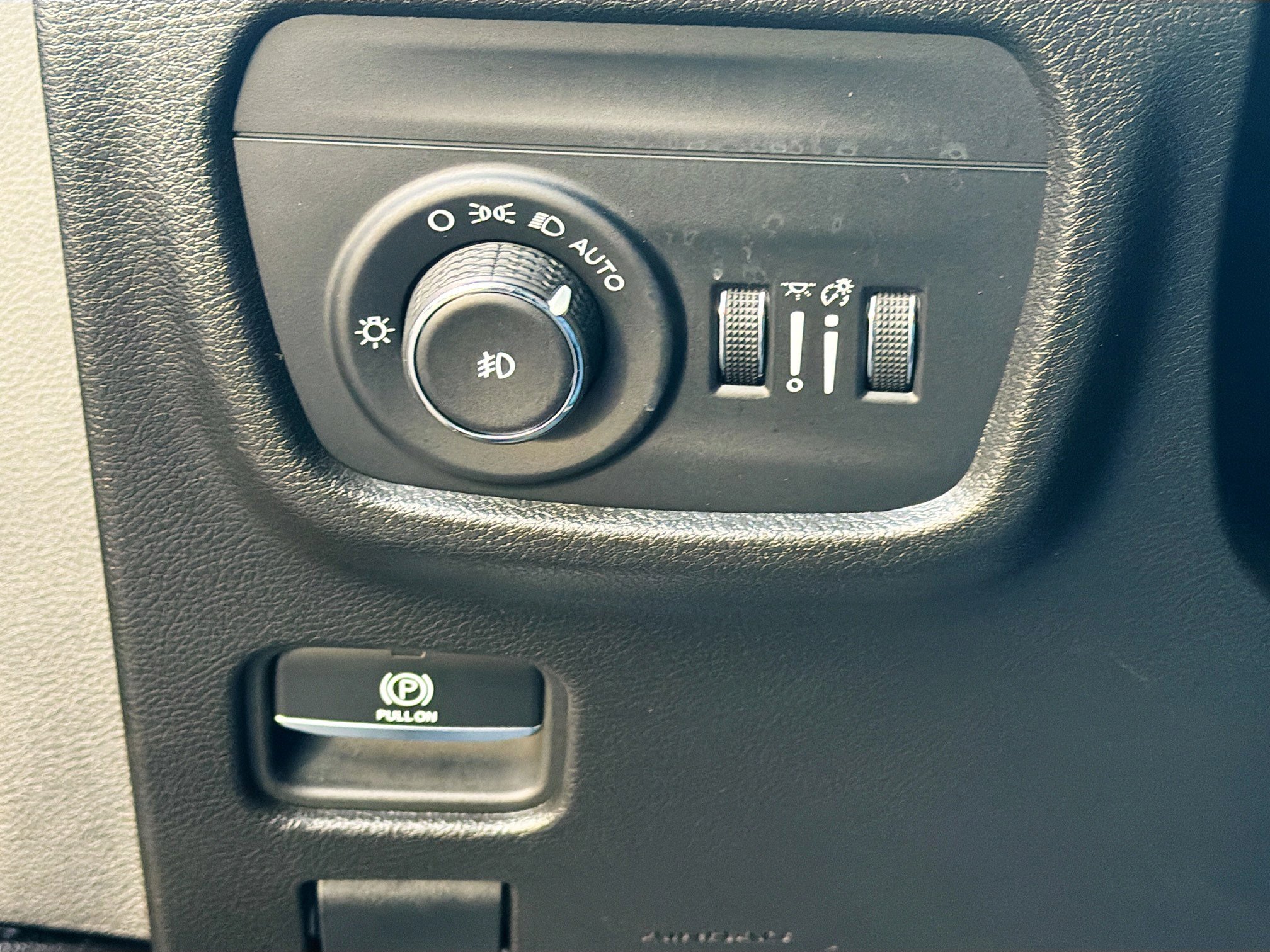 Used 2024 Jeep Grand Cherokee L Limited image 17