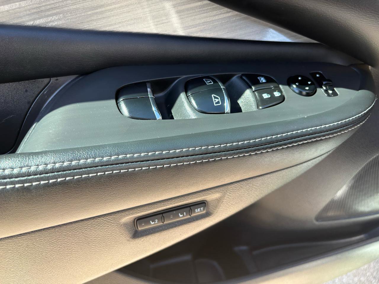 Used 2015 Nissan Murano Platinum w/ Platinum Technology Package image 21