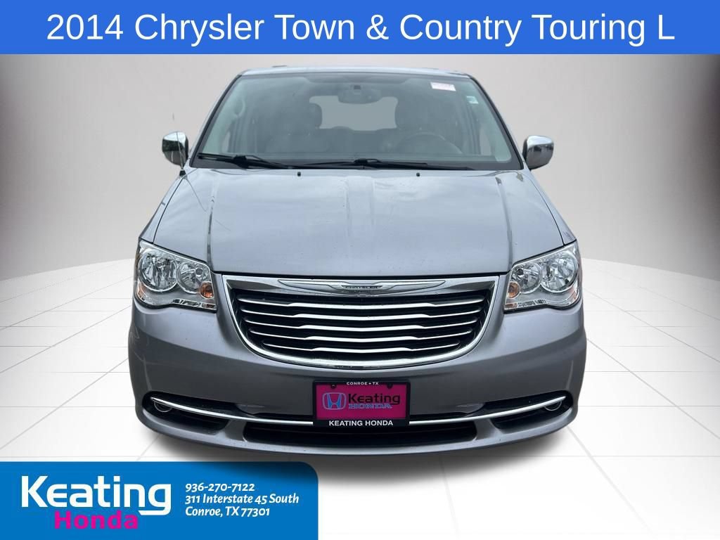 Used 2014 Chrysler Town & Country Touring-L w/ Driver Convenience Group FWD image 2