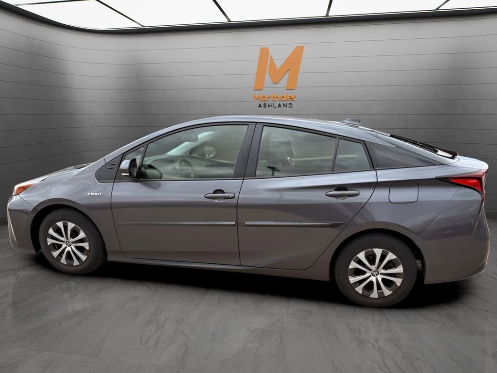 Used 2022 Toyota Prius XLE w/ Advanced Technology Package AWD/4WD image 2