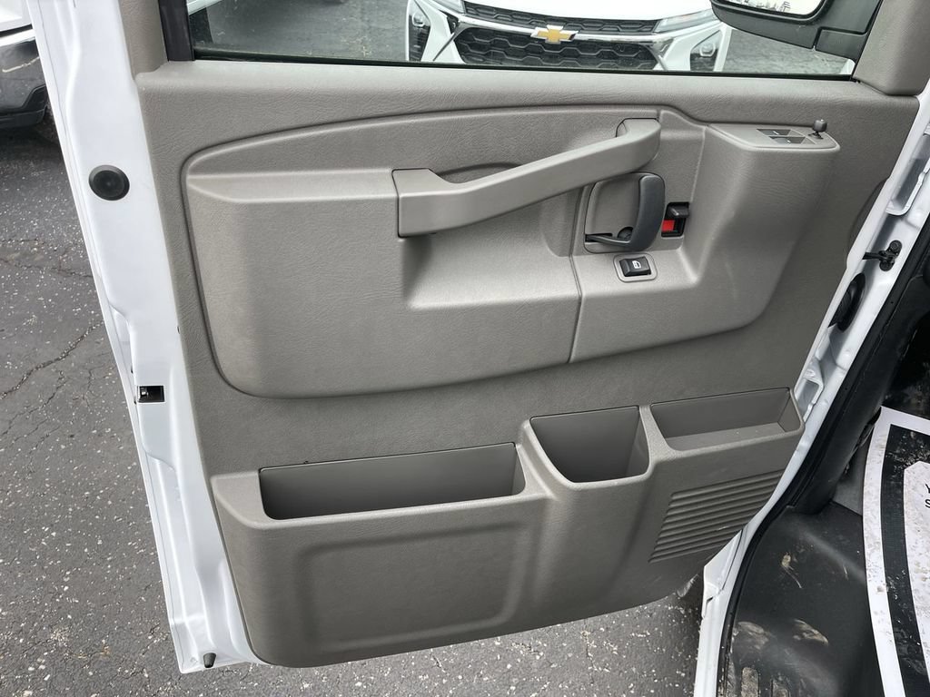 New 2026 Chevrolet Express 2500 w/ Driver Convenience Package RWD image 6