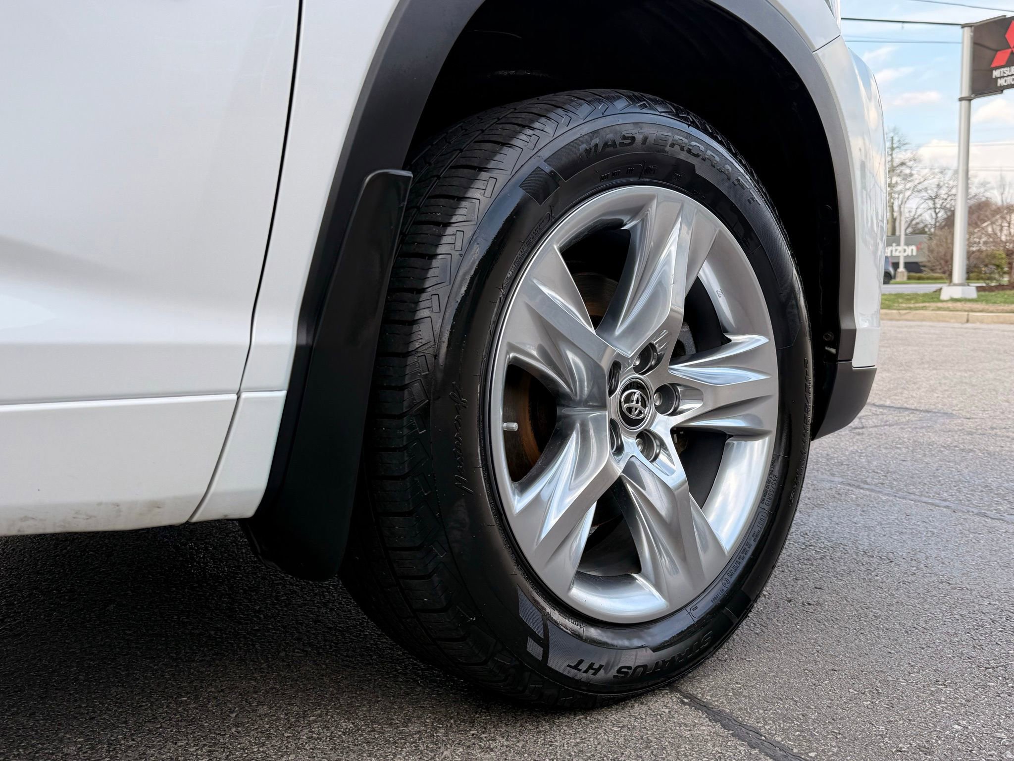 Used 2019 Toyota Highlander Limited AWD/4WD image 14