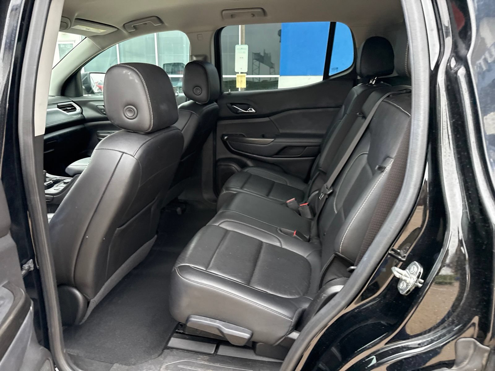 Used 2023 GMC Acadia SLT FWD image 10