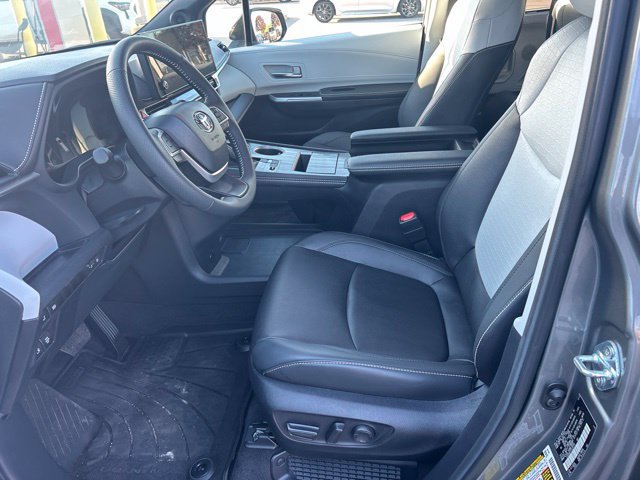 Used 2026 Toyota Sienna XSE AWD/4WD image 8
