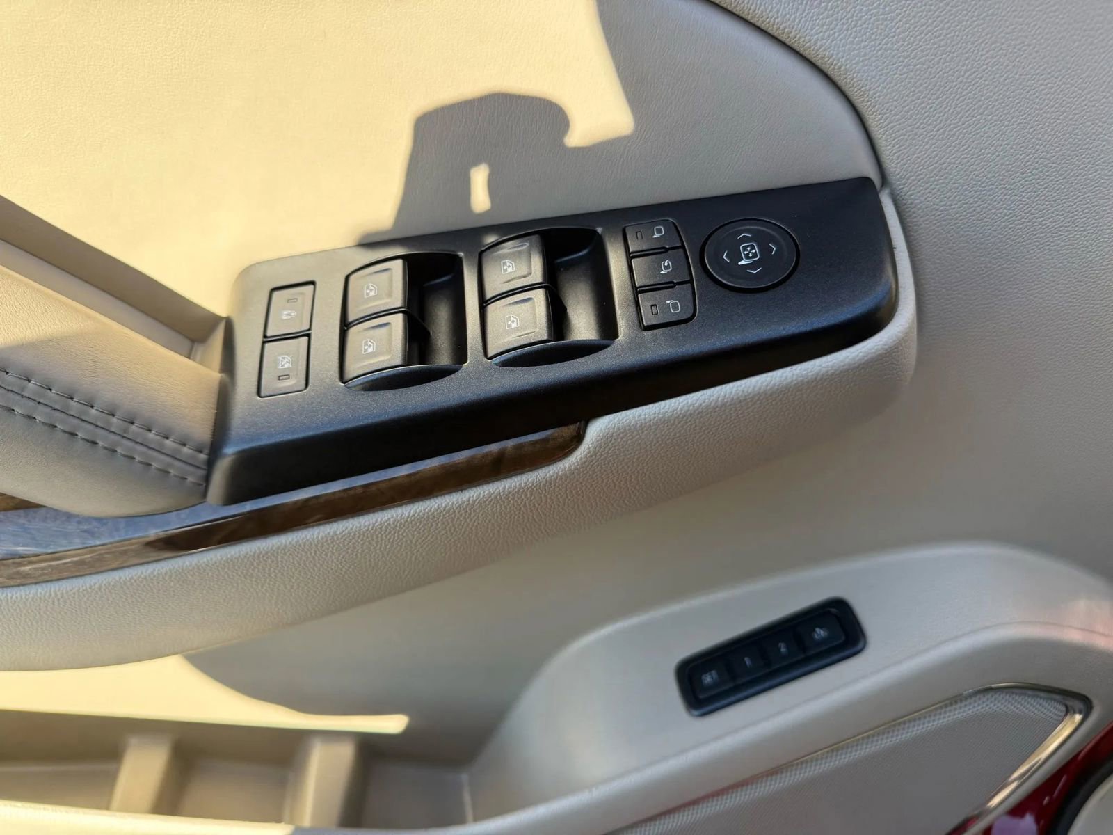 Used 2015 GMC Yukon Denali w/ Open Road Package image 11