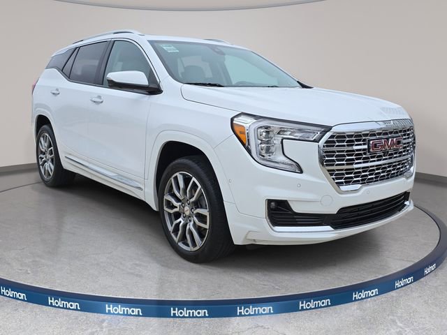 Used 2024 GMC Terrain Denali w/ Denali Premium Package AWD/4WD image 4