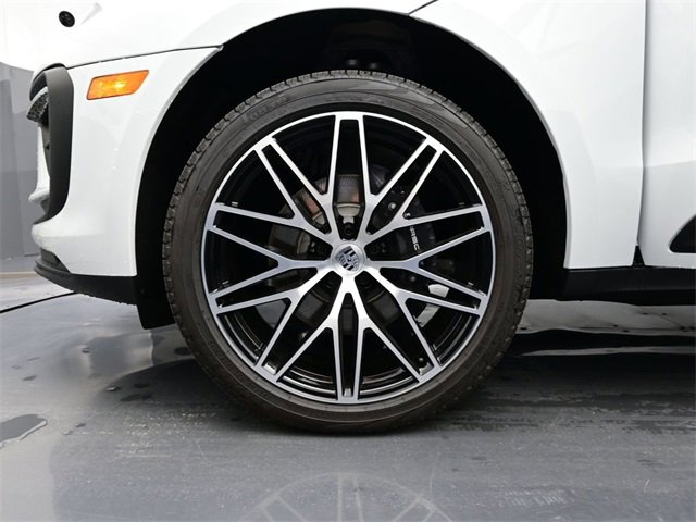 New 2026 Porsche Macan image 6