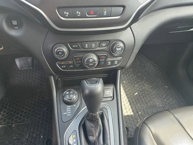 Used 2021 Jeep Cherokee Trailhawk w/ Sun, Sound & Nav Group image 25