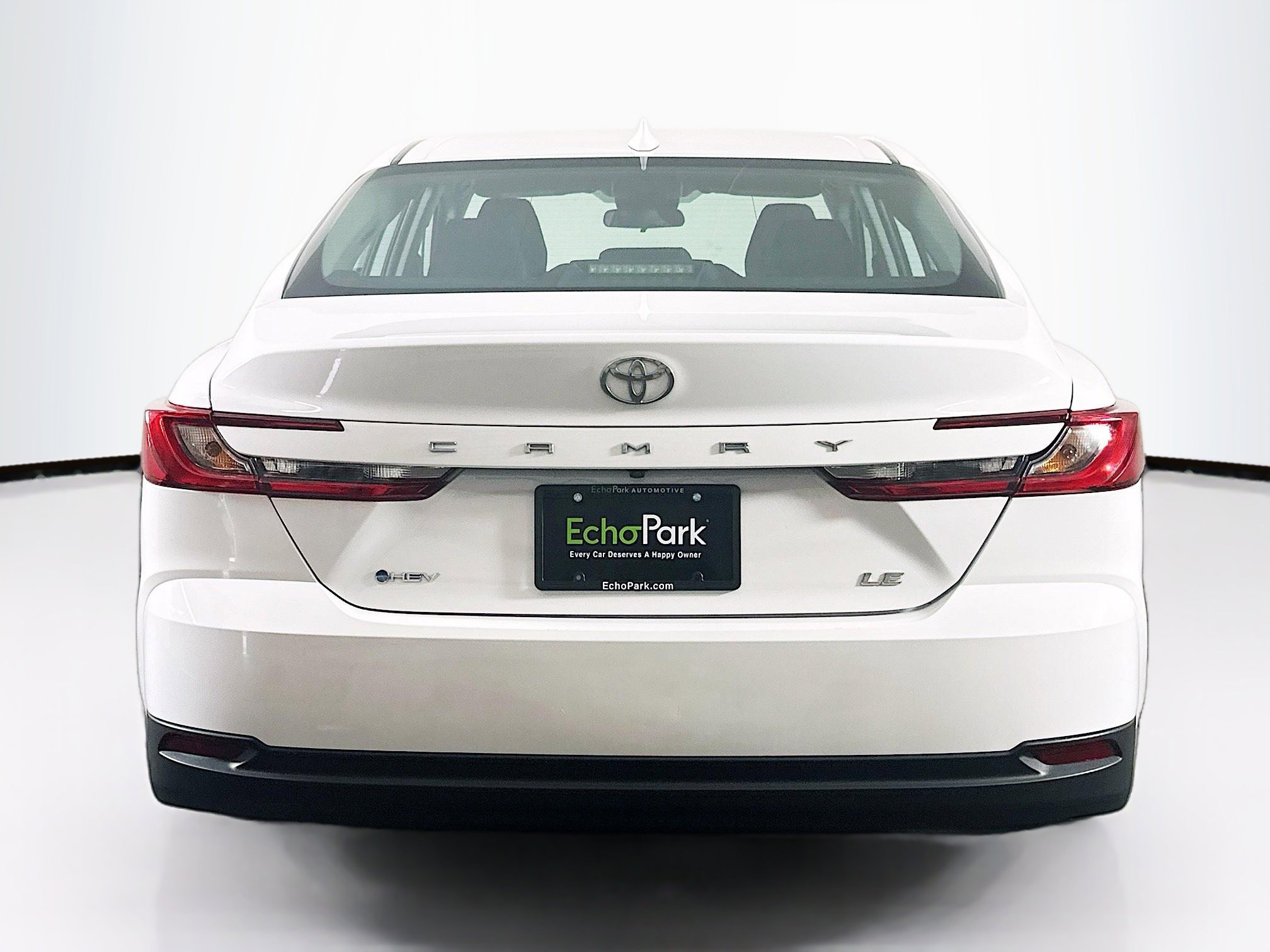 Used 2025 Toyota Camry LE image 7