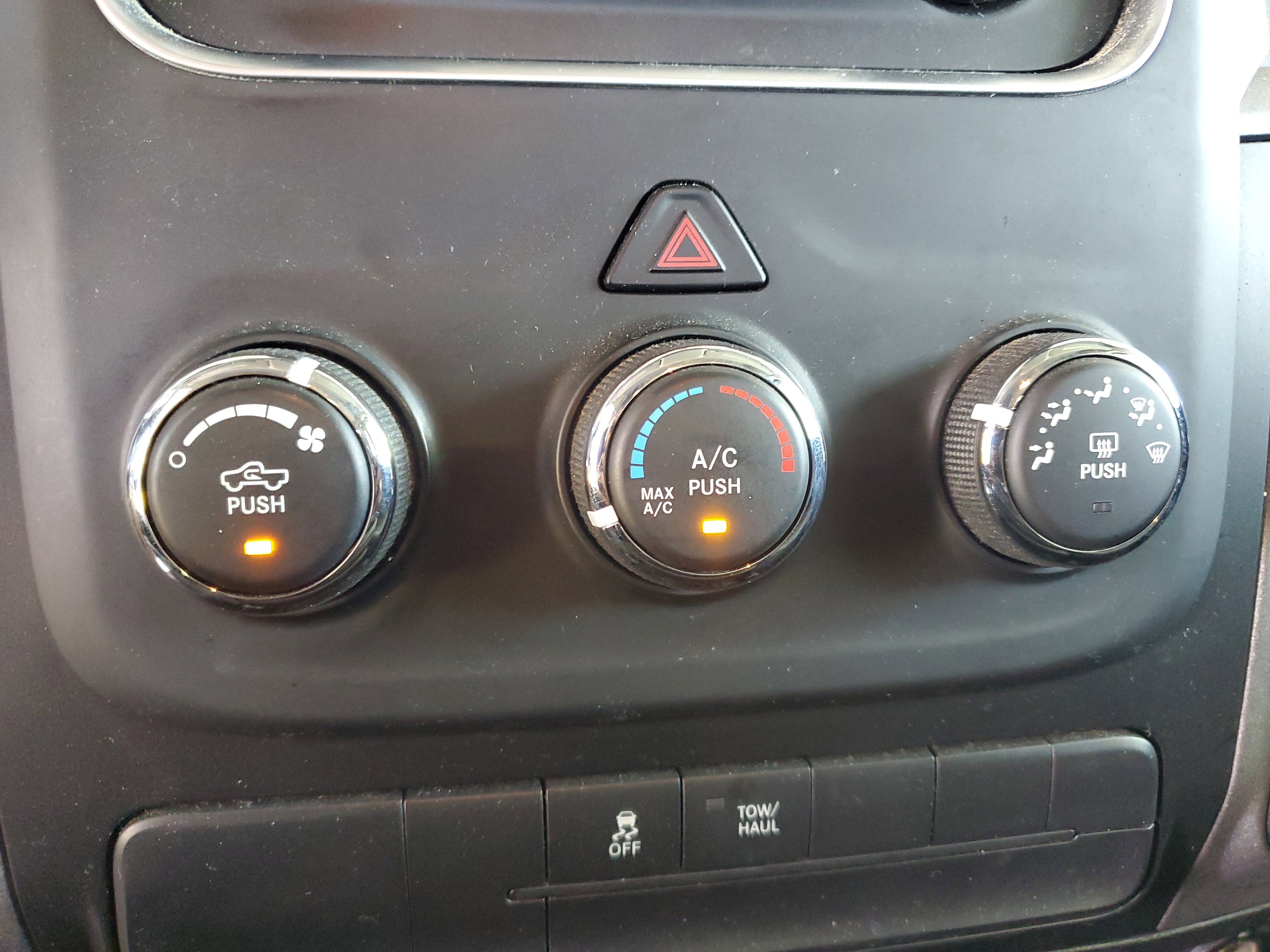 Used 2016 RAM 2500 Tradesman w/ Chrome Appearance Group AWD/4WD image 27