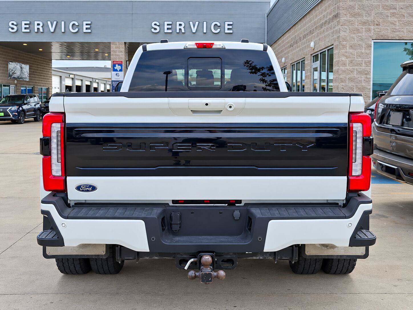 Certified 2025 Ford F450 Platinum w/ FX4 Off-Road Package AWD/4WD image 28