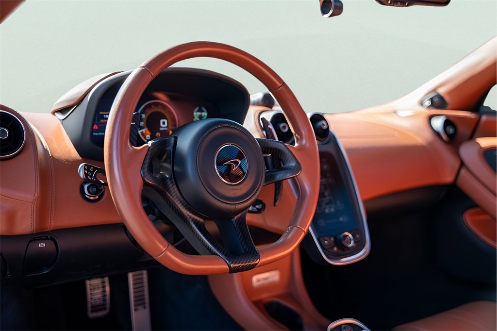 Used 2017 McLaren 570S image 35