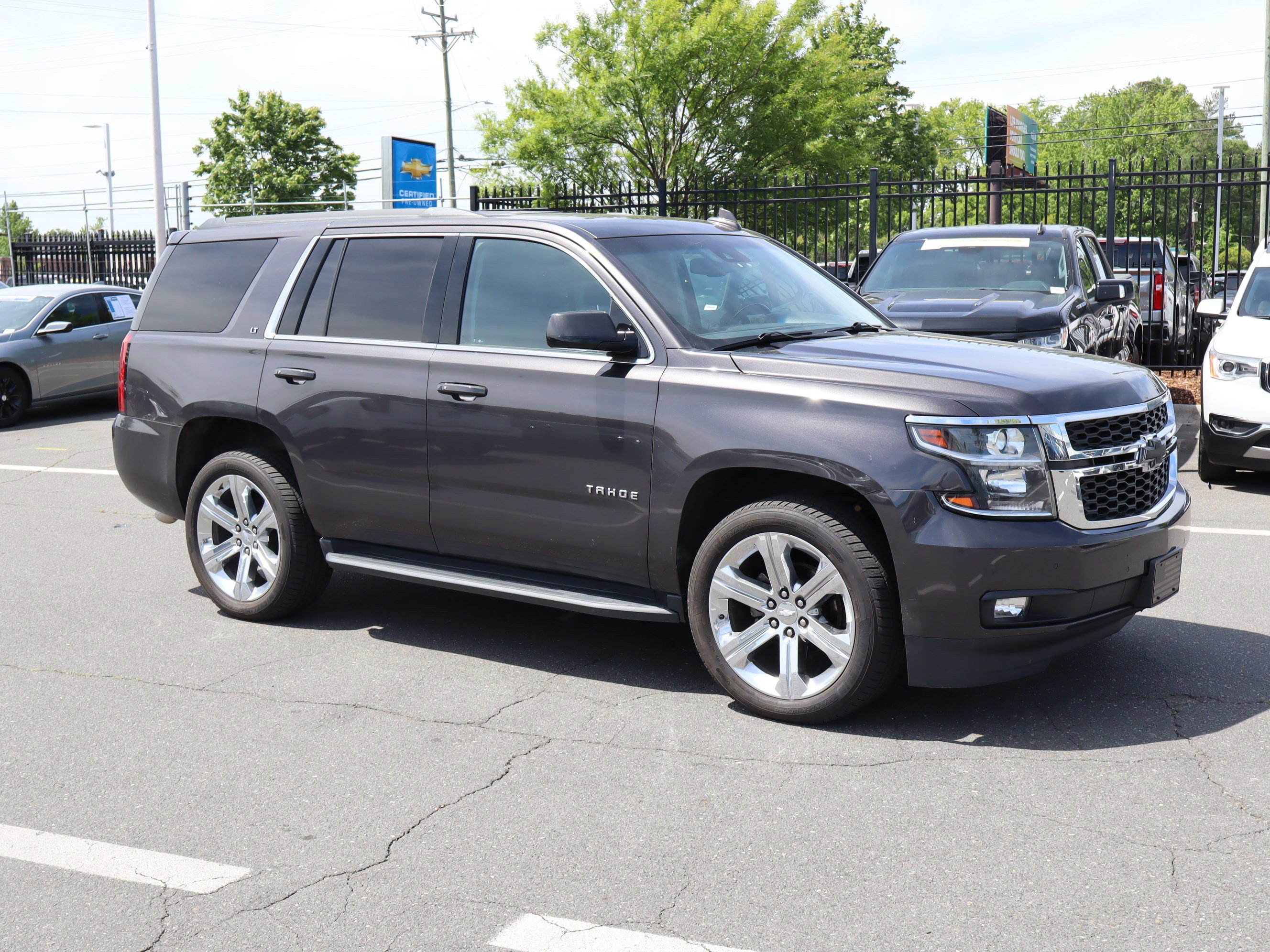 Used 2018 Chevrolet Tahoe LT w/ Luxury Package AWD/4WD image 2