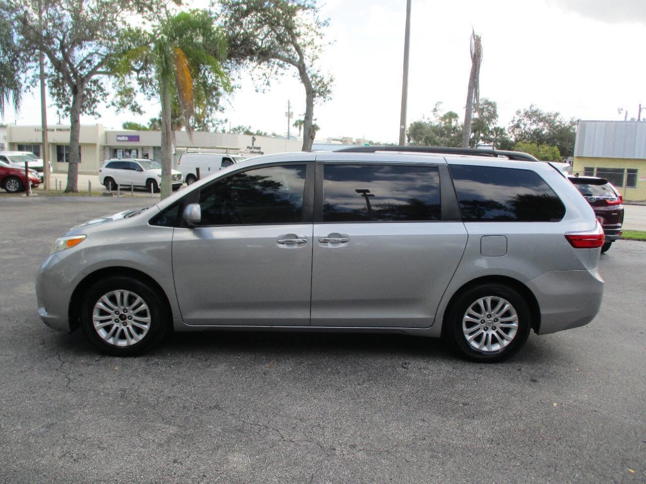 Used 2015 Toyota Sienna XLE Premium image 5